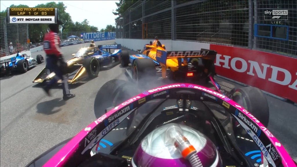 Blomqvist e Hunter-Reay batem e causam big-one na largada em Toronto