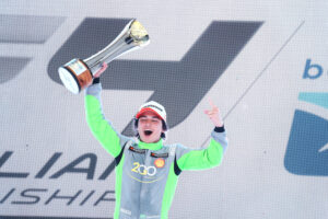 Lopes desbanca Comparatto e vence corrida 1 da F4 Brasil em Interlagos