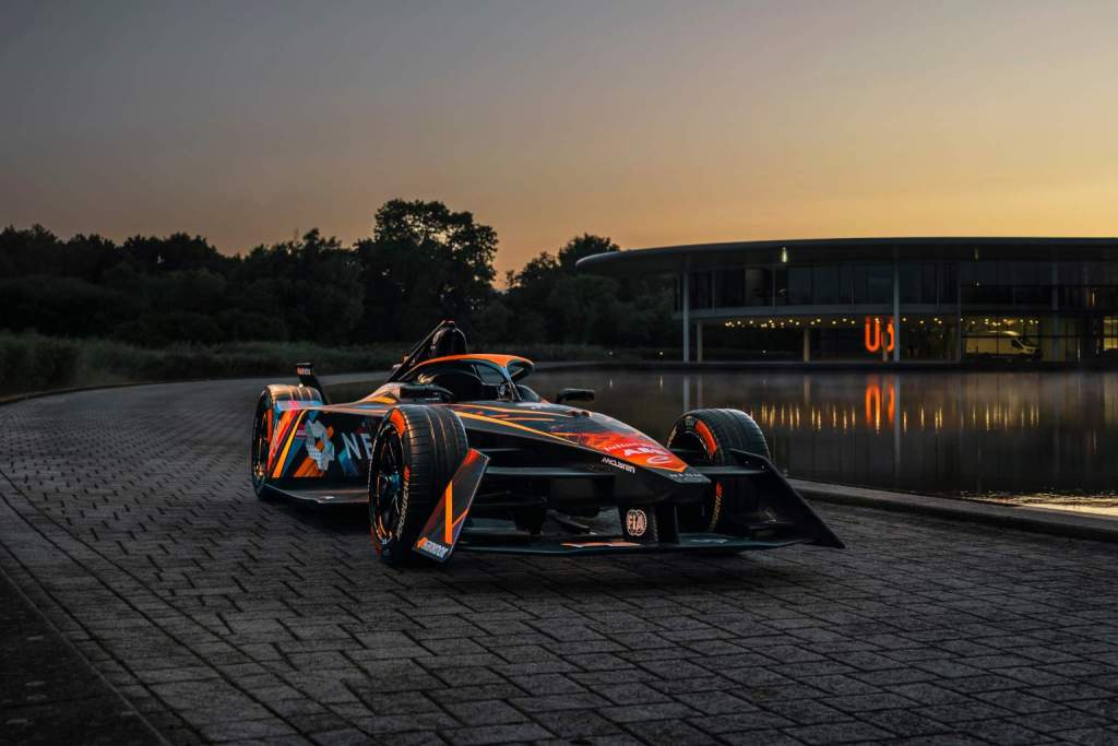 McLaren anuncia pintura especial de 60º aniversário gerada por IA no eP de Londres