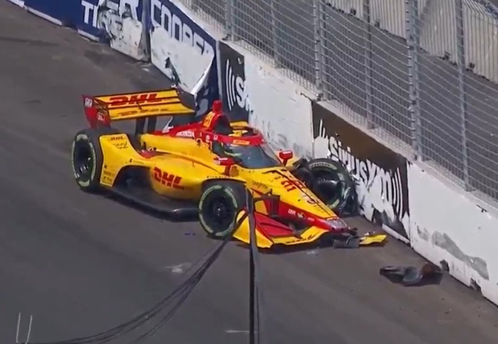 Grosjean perde controle, bate sozinho e abandona GP de Toronto