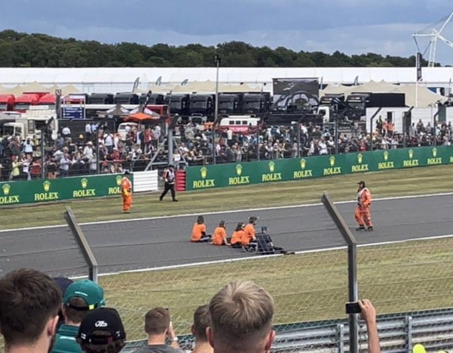 Hamilton declara apoyo a posibles protestas en Silverstone, pero “no dentro de la pista”