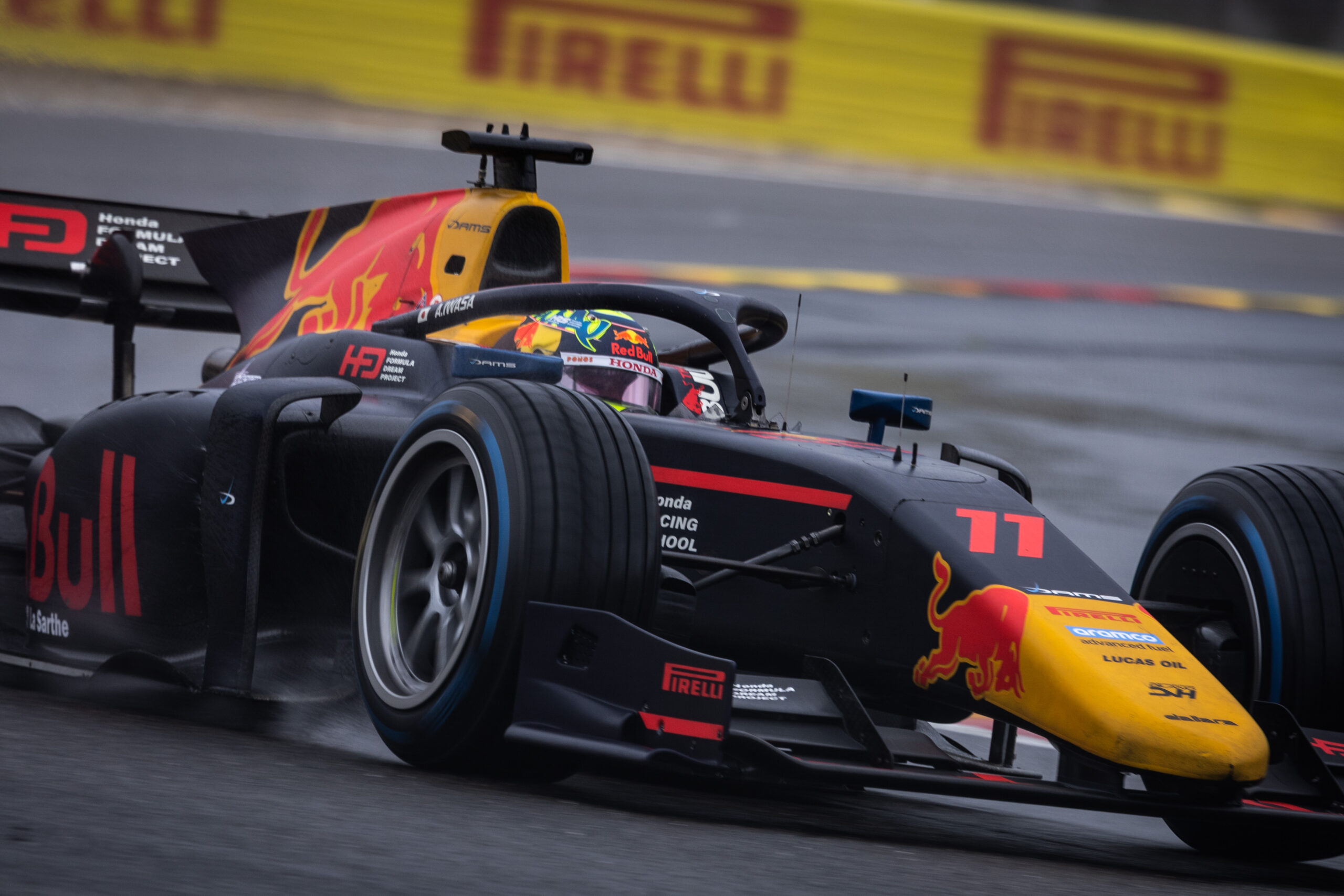 Iwasa perde 5 posições para próxima corrida da F2 por toque em Hauger na Bélgica