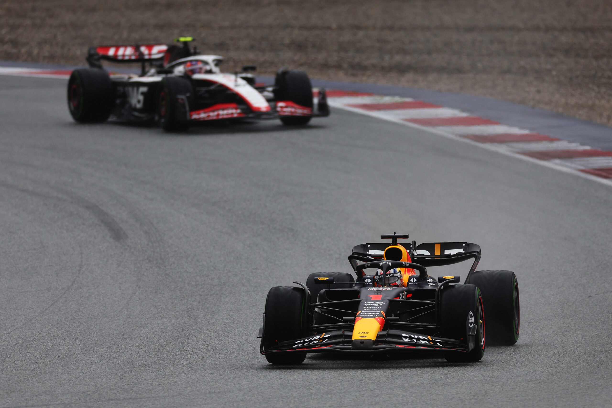Verstappen se sobrepone de mala largada y conquista la carrera sprint del GP de Austria