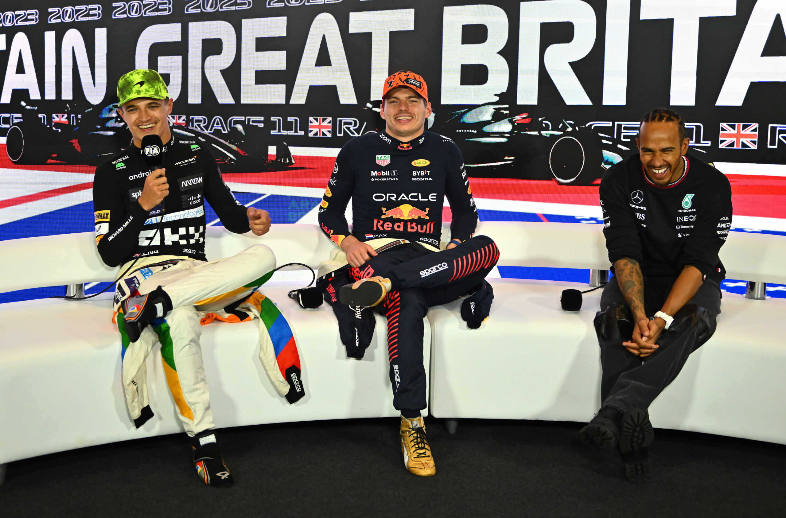Norris brinca com “belo trabalho em equipe” de Hamilton e Alonso na McLaren