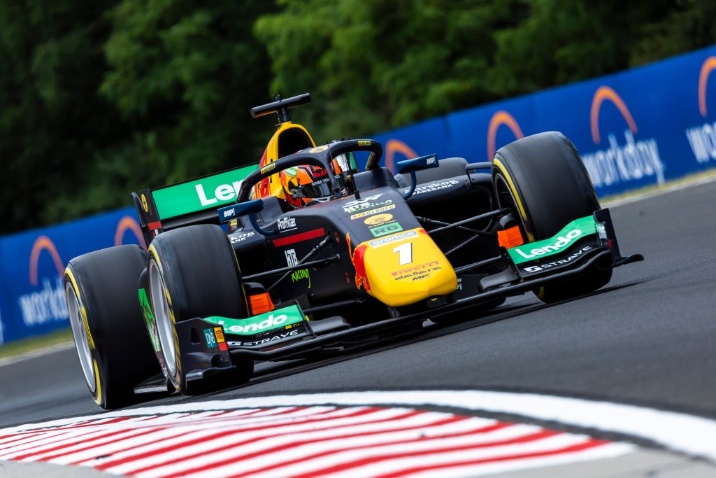 Hauger passeia na Hungria e vence corrida sprint da Fórmula 2. Fittipaldi é 11º