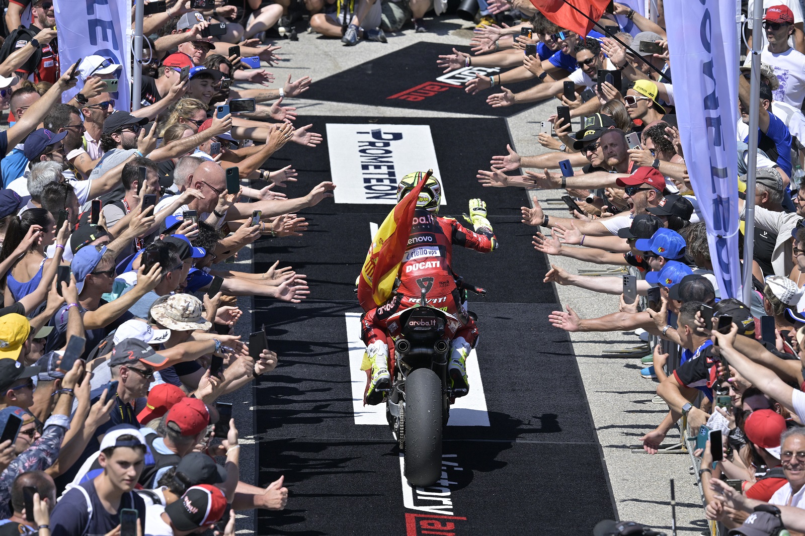 Bautista bate Razgatlioglu em Ímola e iguala recorde com 17ª vitória no WSBK 2023