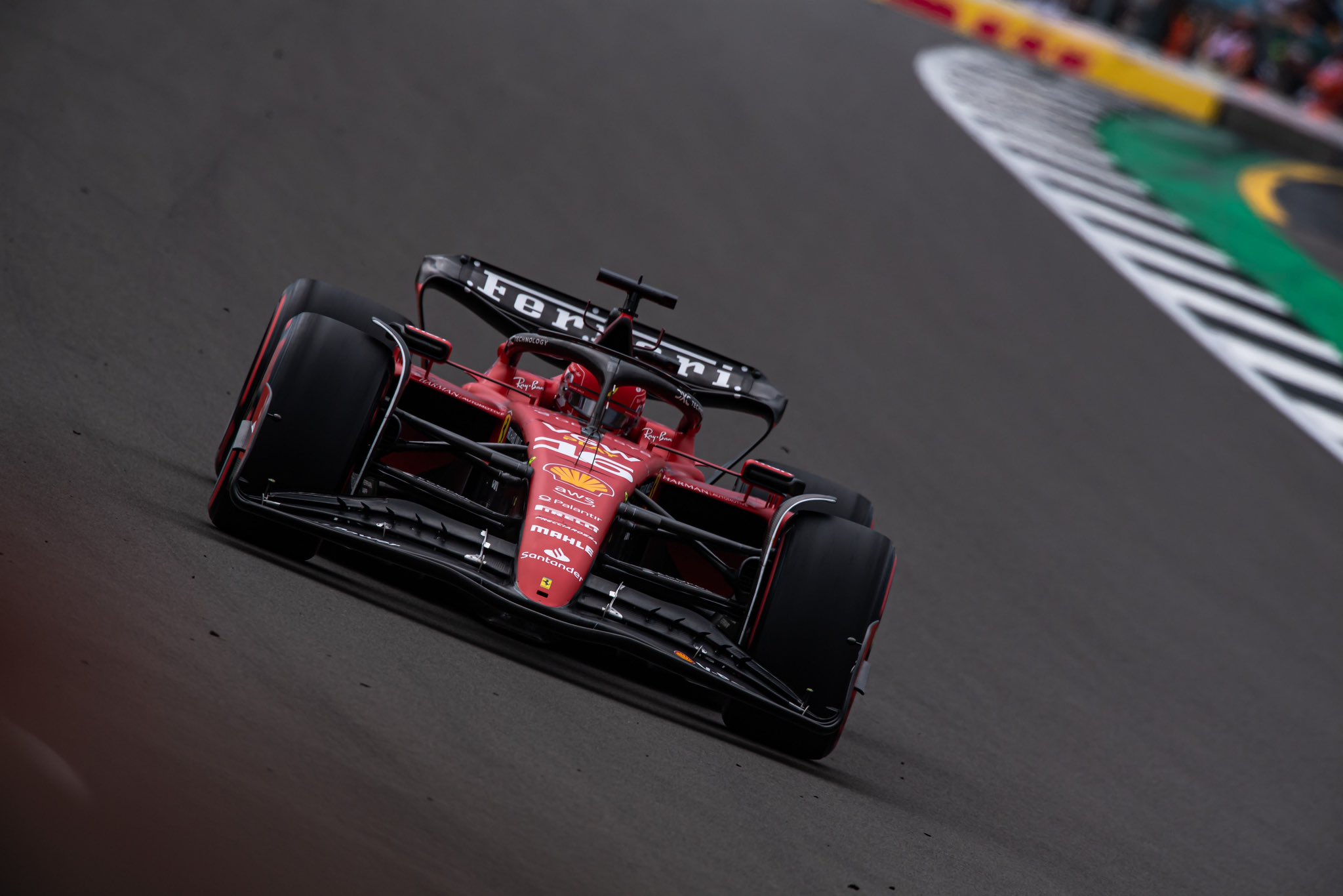 Leclerc considera que Ferrari necesita “grandes avances”: “Un largo camino por delante”