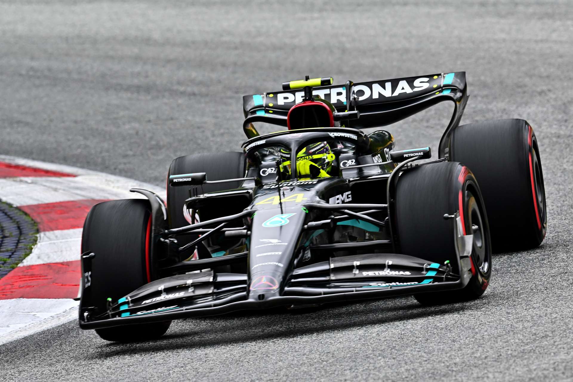 Mercedes atualiza W14 ‘B’ e leva nova asa dianteira para GP da Inglaterra de F1
