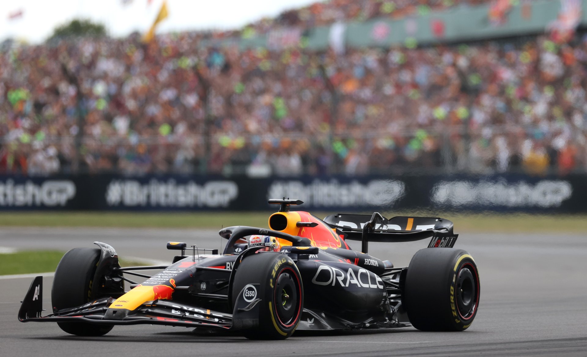 Verstappen habla de una salida “terrible” y elogia a Norris en Inglaterra: “Lo hizo muy bien”