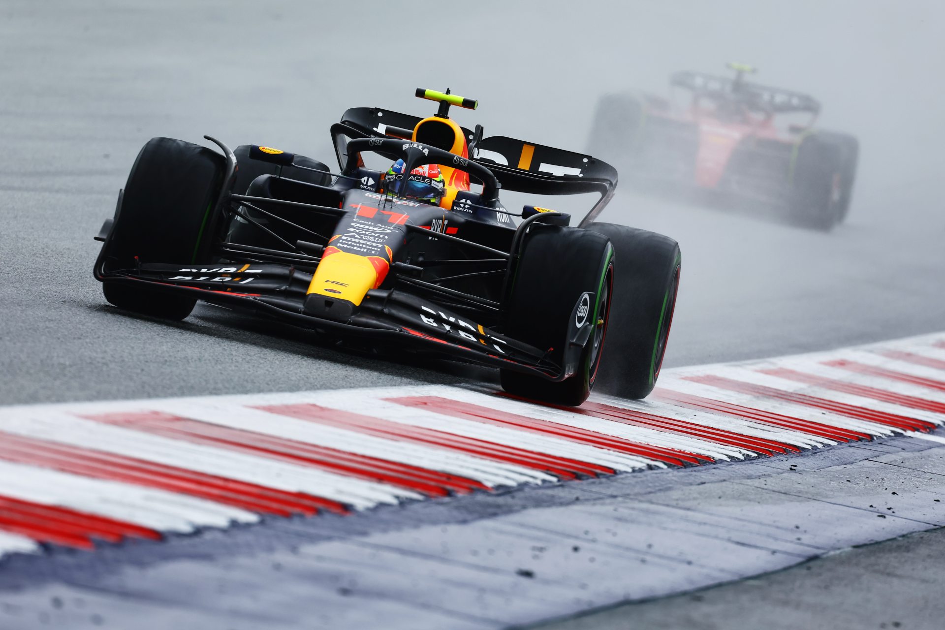 Pérez explica la pelea con Verstappen en el sprint del GP de Austria: “Intenté protegerme”