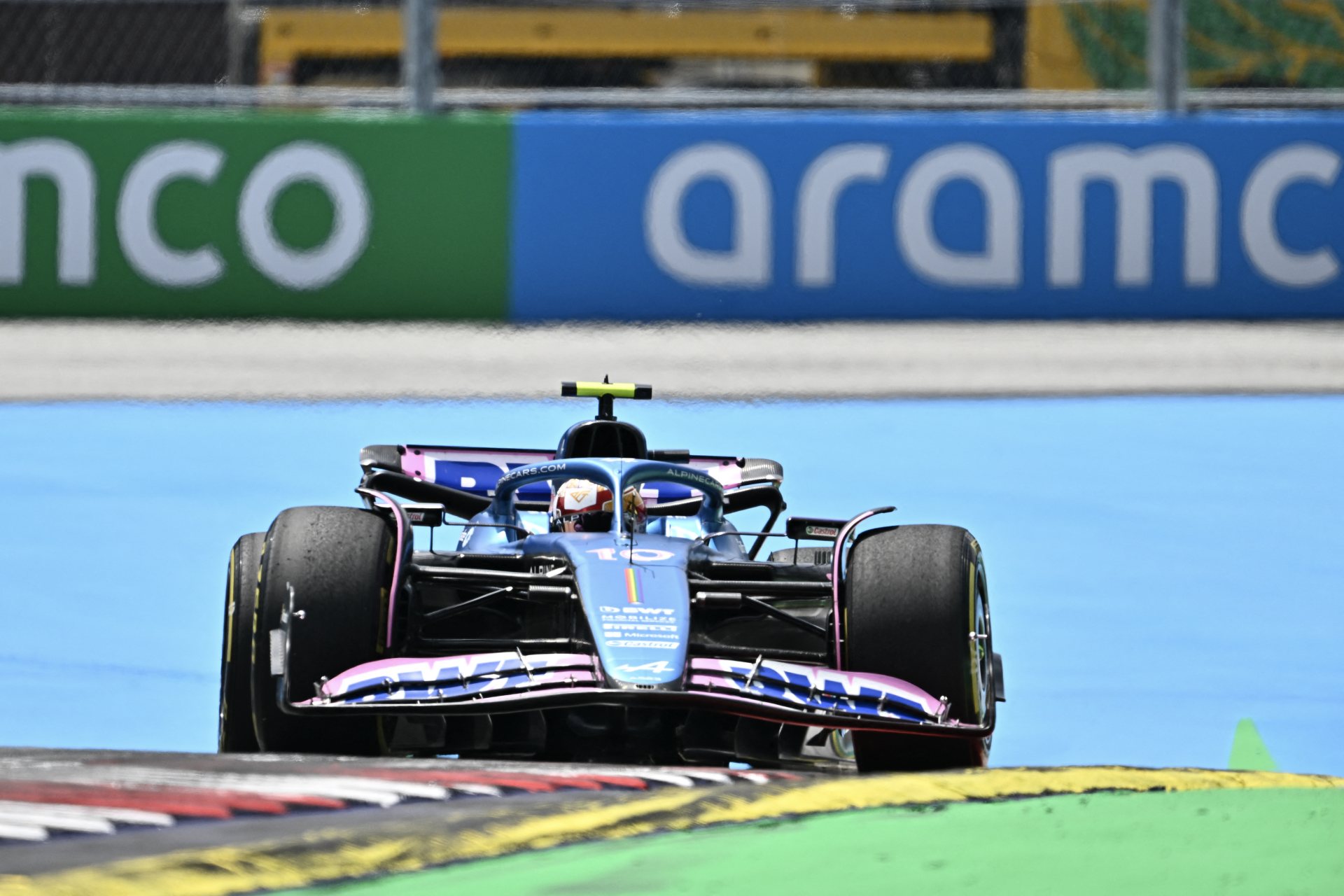 Gasly afirma que Alpine debe “bajar 0s2 o 0s3” para luchar con Mercedes y Aston Martin