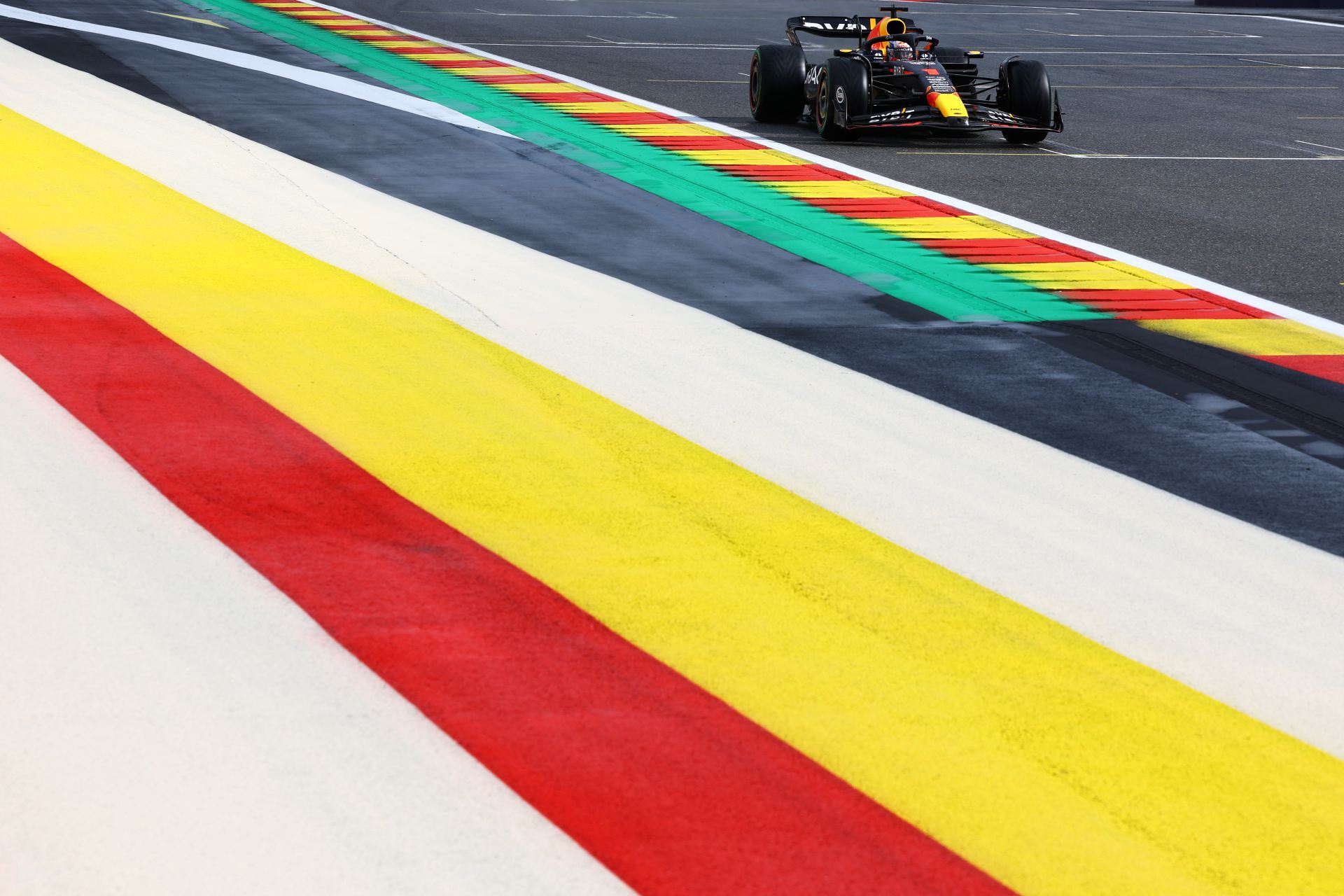 Verstappen é favorito em qualquer cenário na Bélgica. Para o resto, é jogo de adivinhação