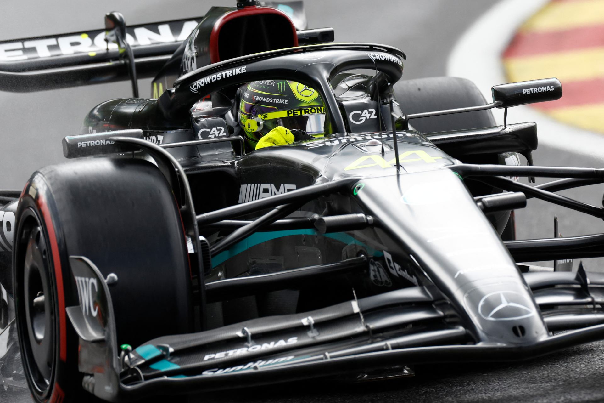 Mercedes se perde e nem conceito novo salva W14. É garantir vice e pensar na F1 2024