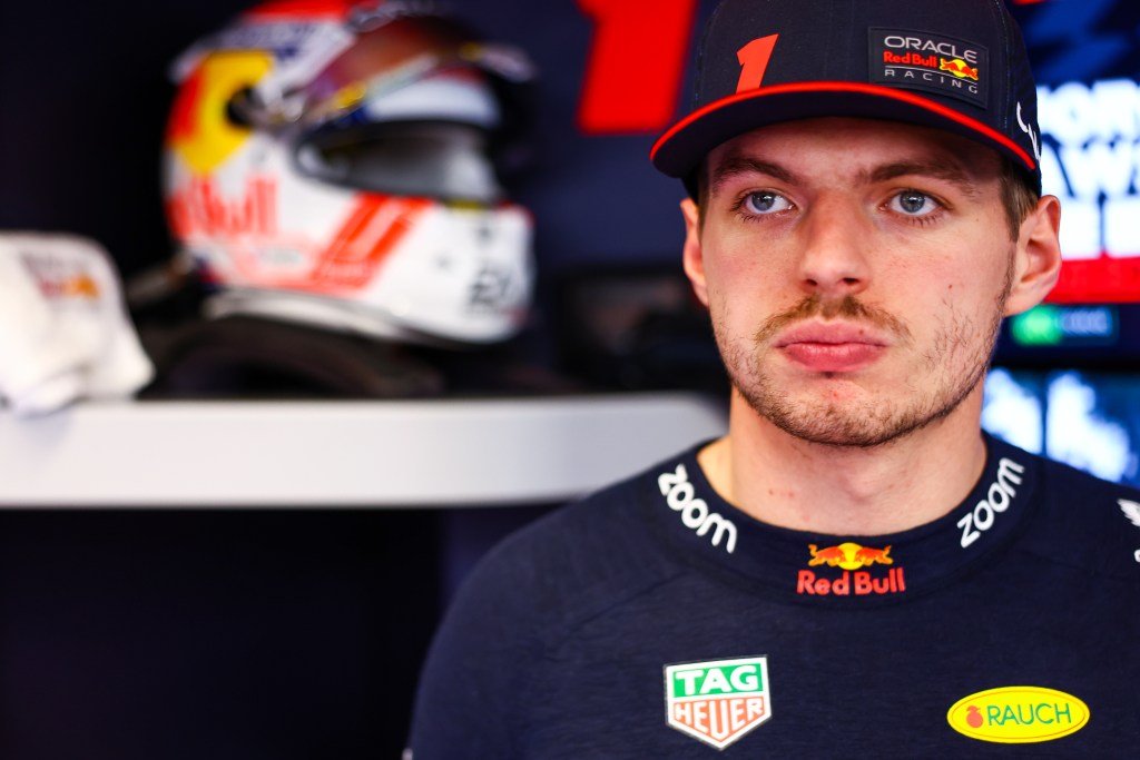 Verstappen asegura que Red Bull “no se queda quieta” y actualiza el RB19