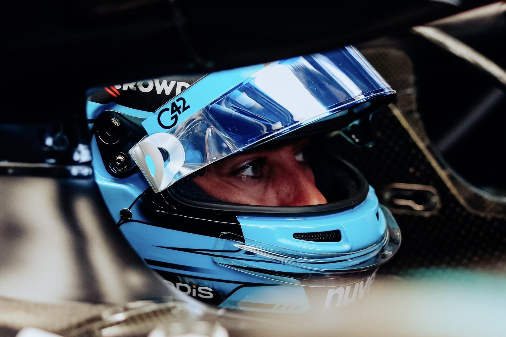 Russell começa bem na chuva e lidera molhado TL1 do GP da Hungria. Pérez bate