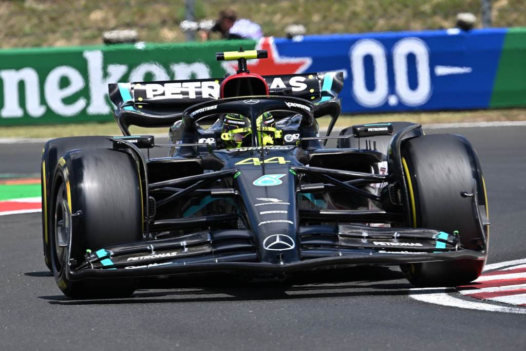 Hamilton quebra jejum de quase 20 meses sem poles na F1 no GP da Hungria de 2023
