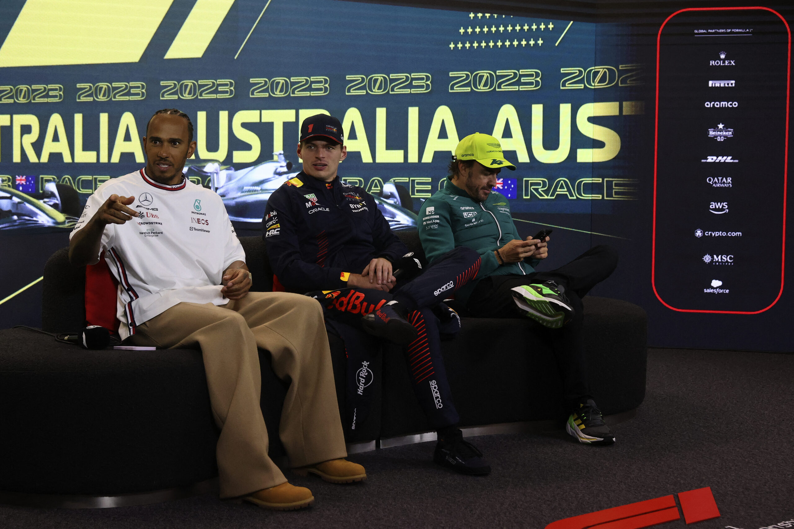 Jordan ve a Hamilton competitivo, pero “en autos iguales, Verstappen lo vencería”