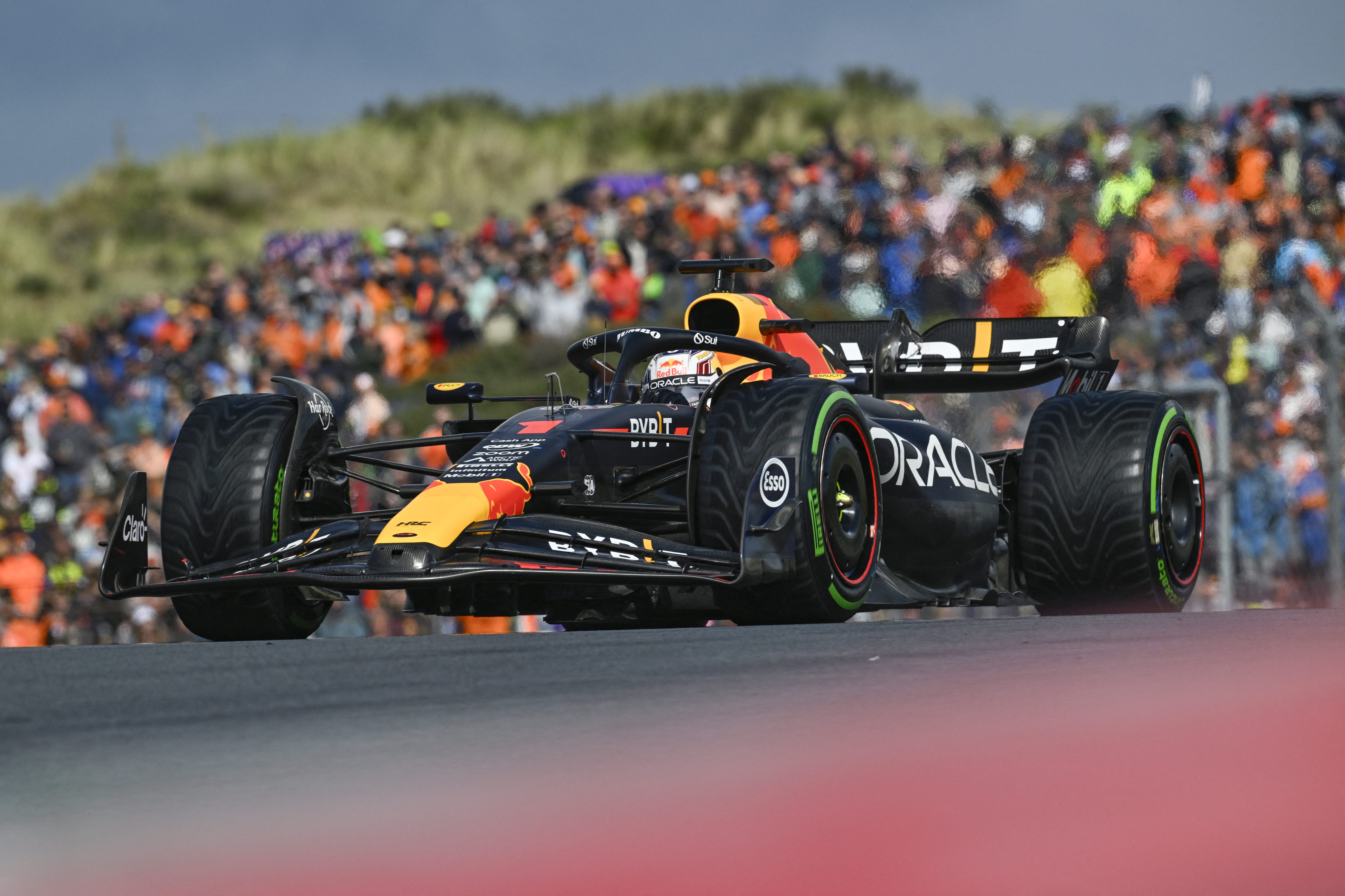 Verstappen brilla sobre el final y marca la pole del GP de Países Bajos