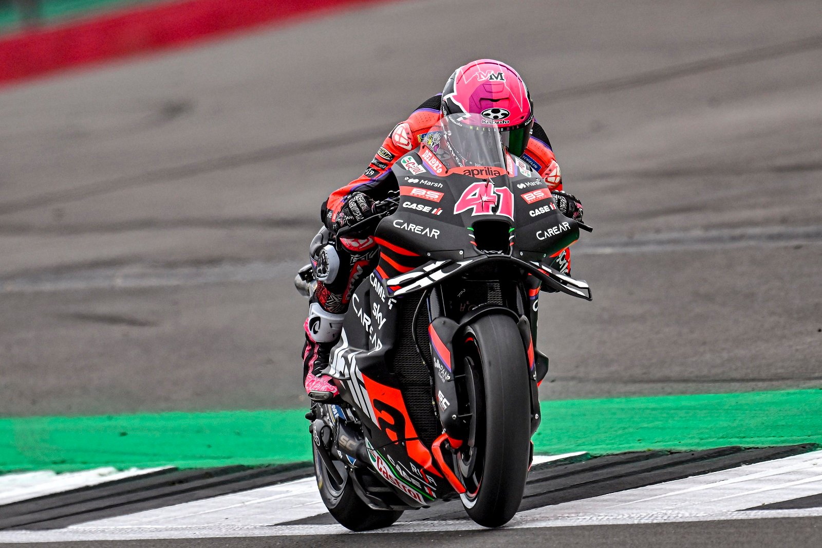 Aleix Espargaró gana el Gran Premio de Gran Bretaña de MotoGP