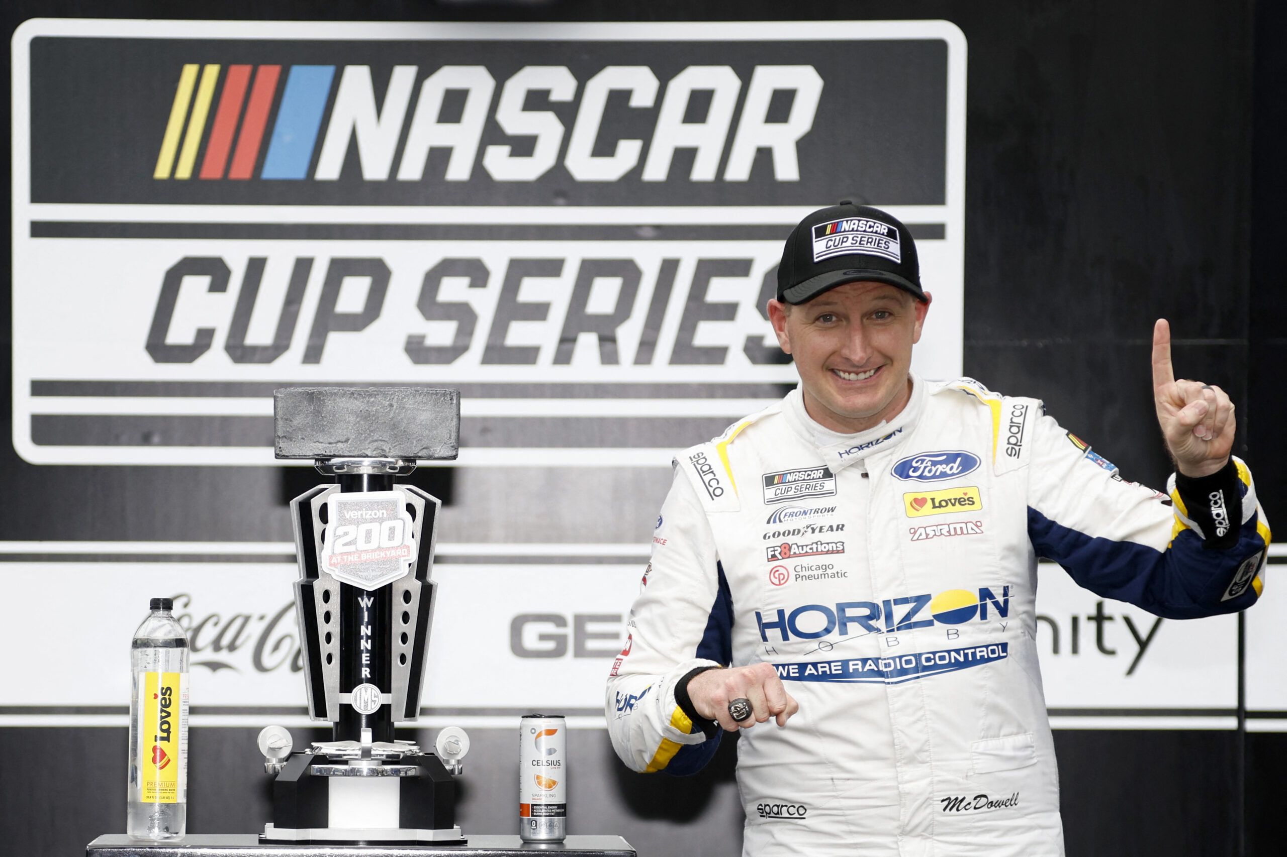 McDowell garante vaga em Indianápolis. Confira classificados para playoffs da Nascar