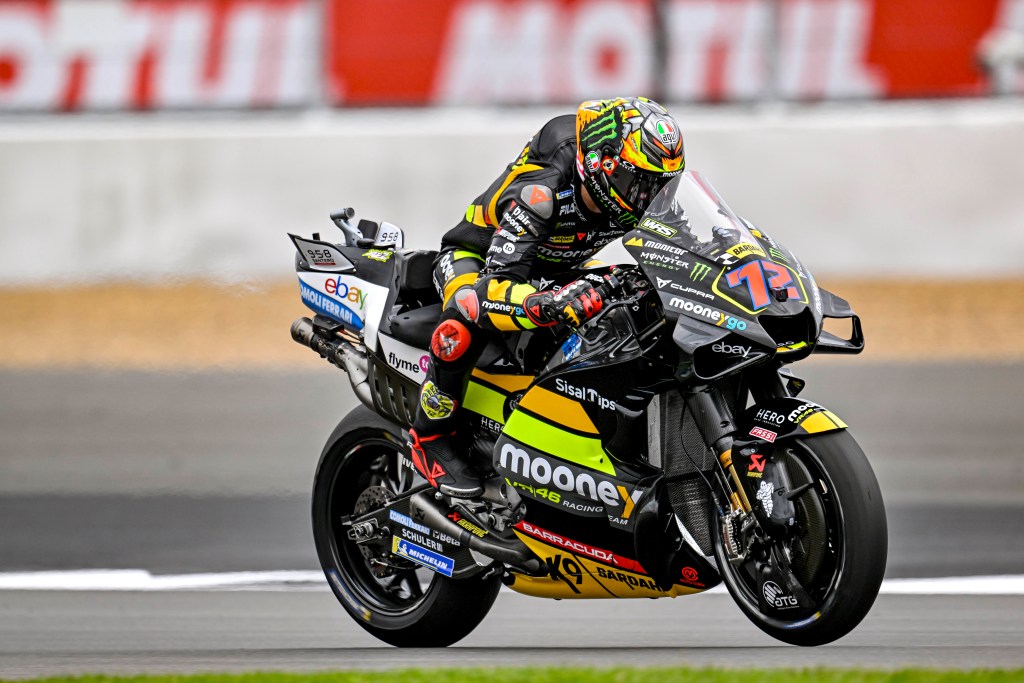 Bezzecchi reitera que VR46 es el “plan A” en MotoGP: “La decisión final será en Barcelona”