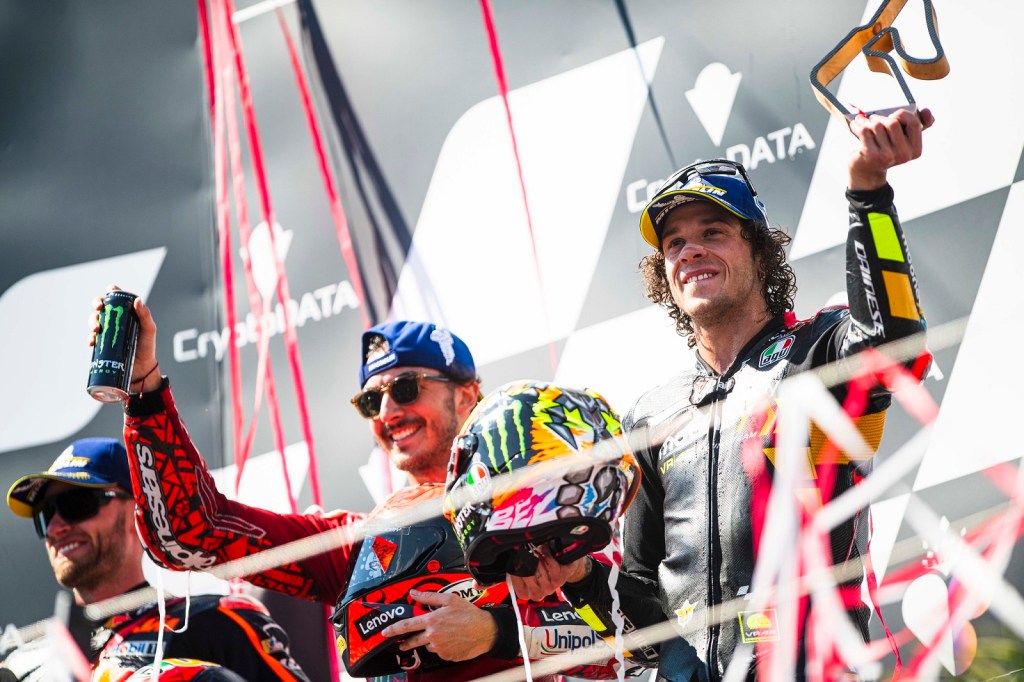 Rossi elogia “hat-trick de F1” de Bagnaia e celebra pupilos na Áustria: “Hoje deu gosto”