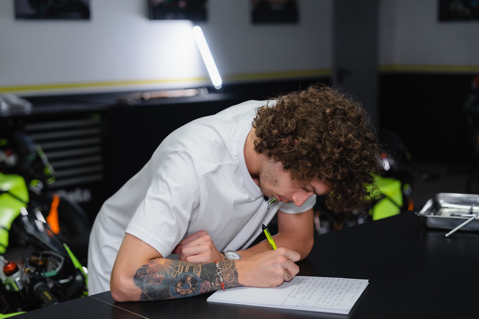 Acordo entre Bezzecchi e VR46 deixa MotoGP com quatro vagas em aberto no grid de 2024