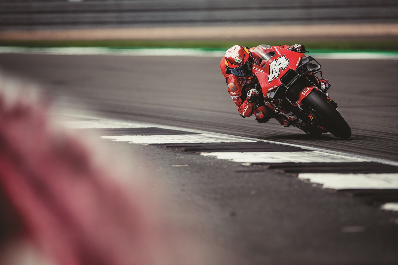 Pol Espargaró diz que precisa de performance para manter vaga: “É assim para todos”