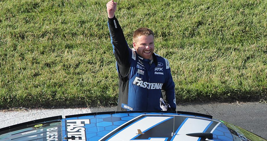 Buescher garante vaga em Richmond. Confira classificados para playoffs da Nascar