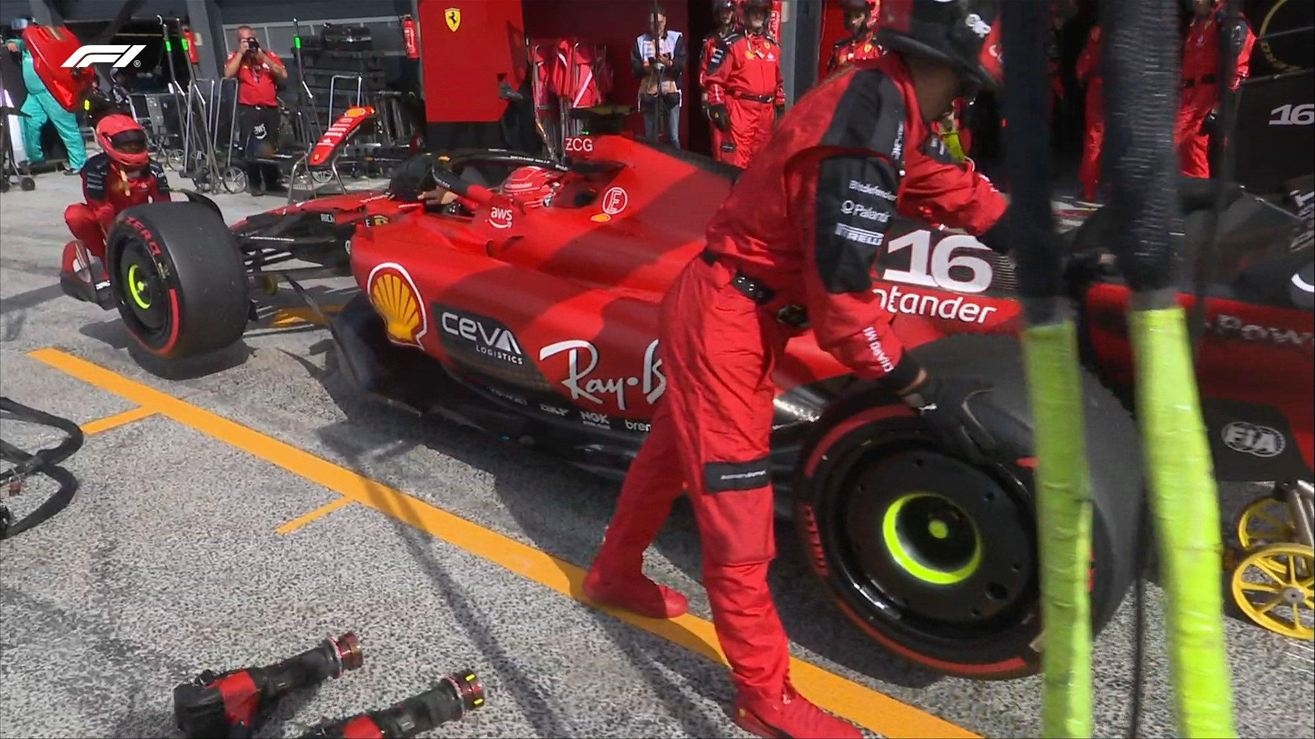 Leclerc tem corrida melancólica e abandona GP da Holanda após problema no assoalho