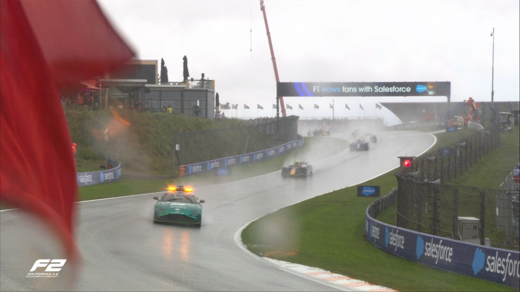 Fórmula 2 tenta, mas vê chuva forte criar caos e desiste de realizar sprint na Holanda
