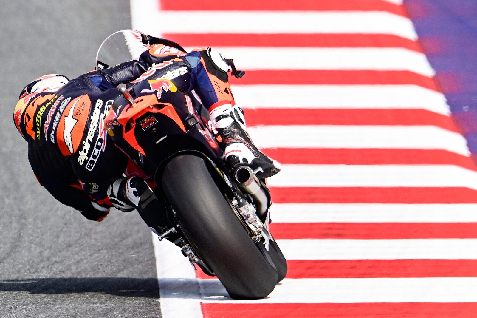 Acosta se impõe na Áustria e crava pole da Moto2. Arbolino larga só em 7º