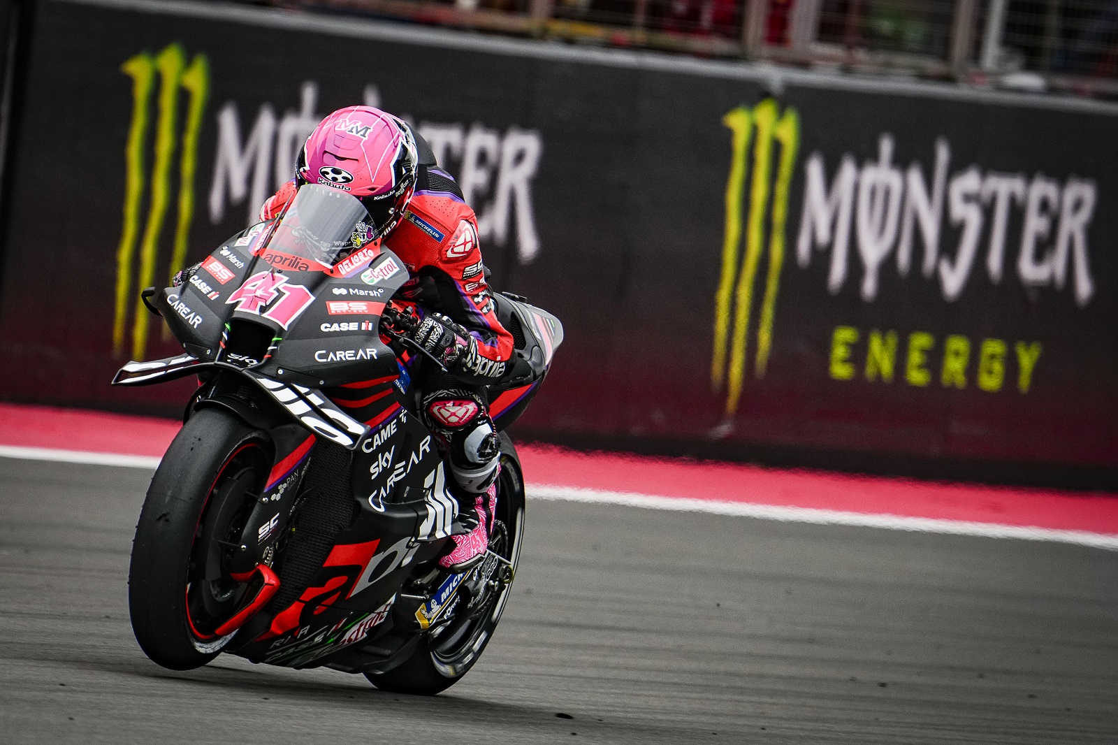 Aprilia ensaia reação nas férias e reaparece na MotoGP com Aleix Espargaró demolidor