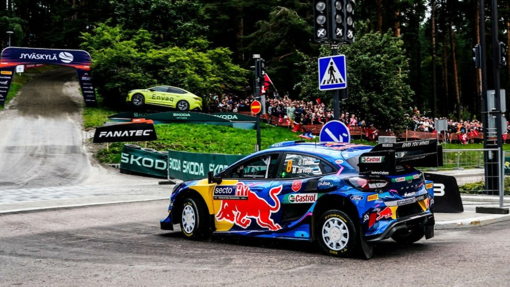 Tänak empieza con buen pie y lidera la primera jornada del WRC en Finlandia