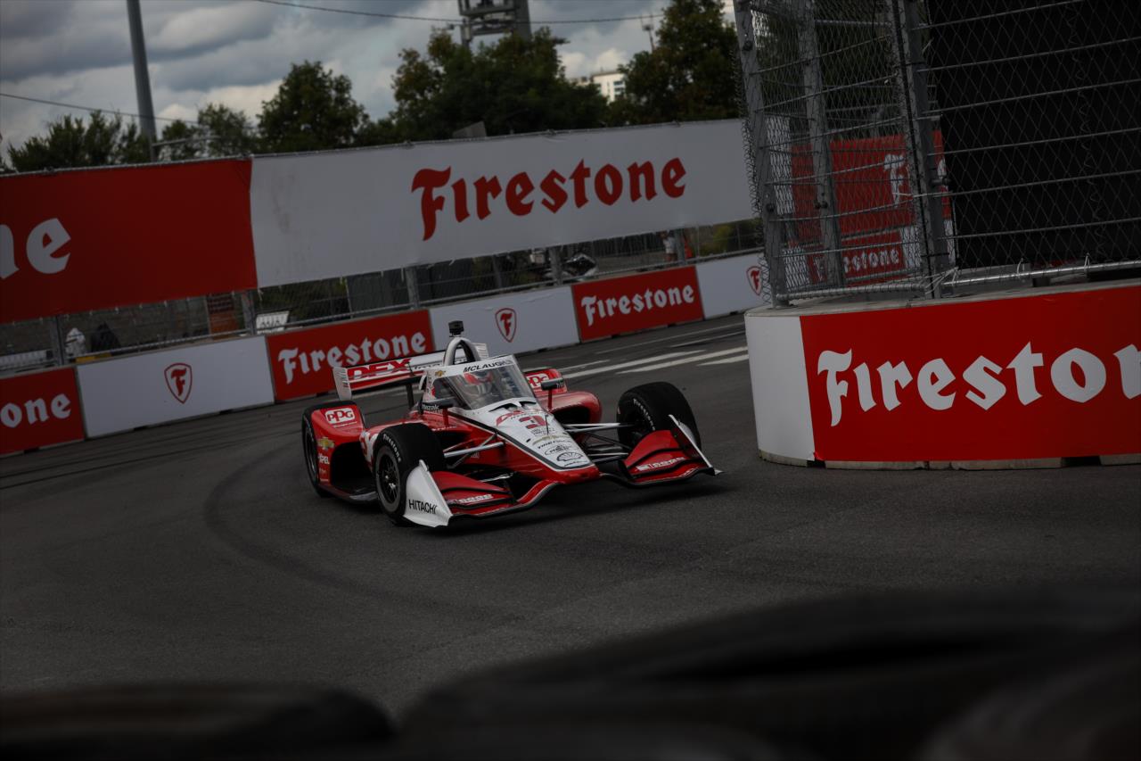 McLaughlin amassa concorrência, repete dose de 2022 e anota pole do GP de Nashville