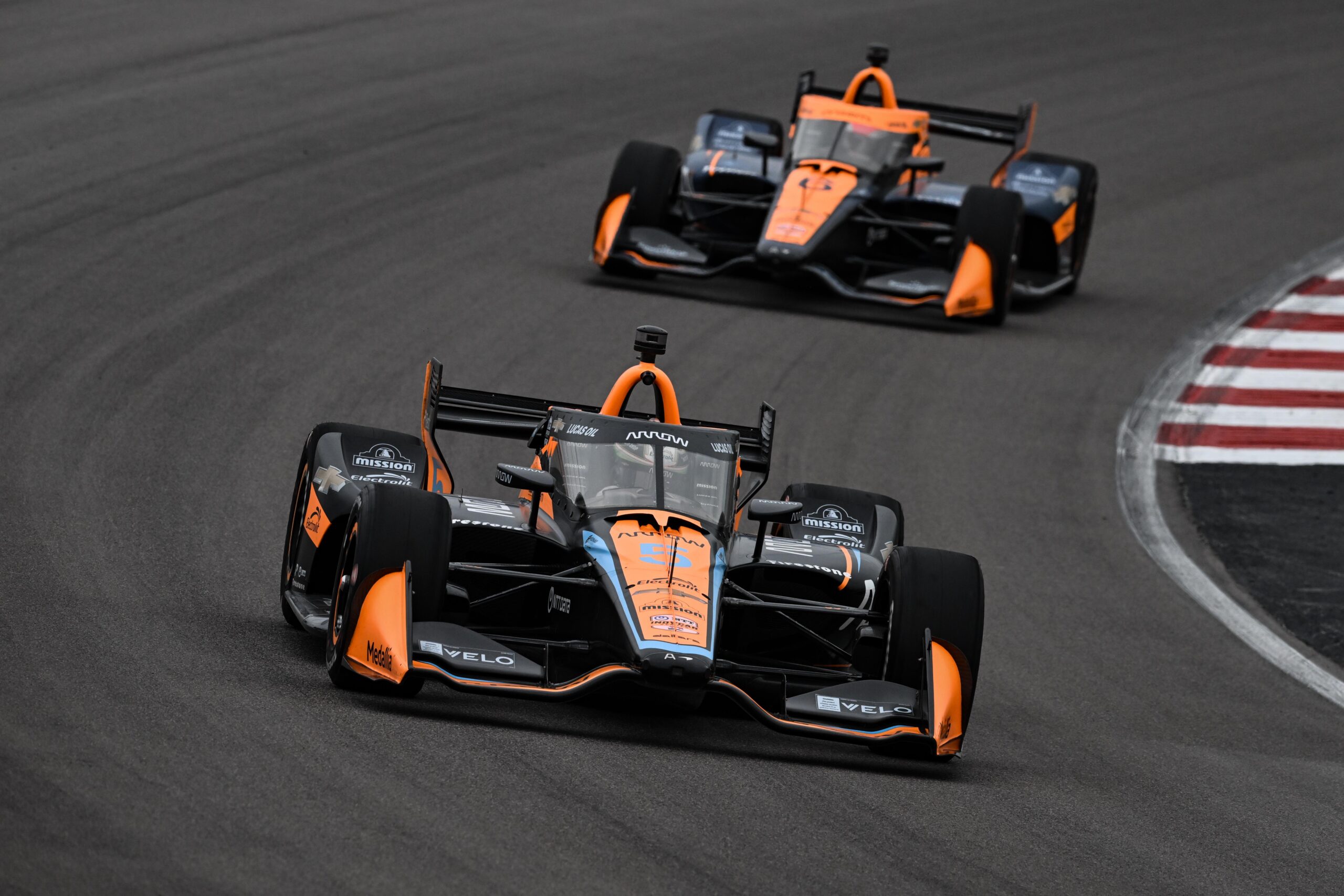 O’Ward apunta contra rezagados y celebra segundo lugar: “Dixon fue Dixon”