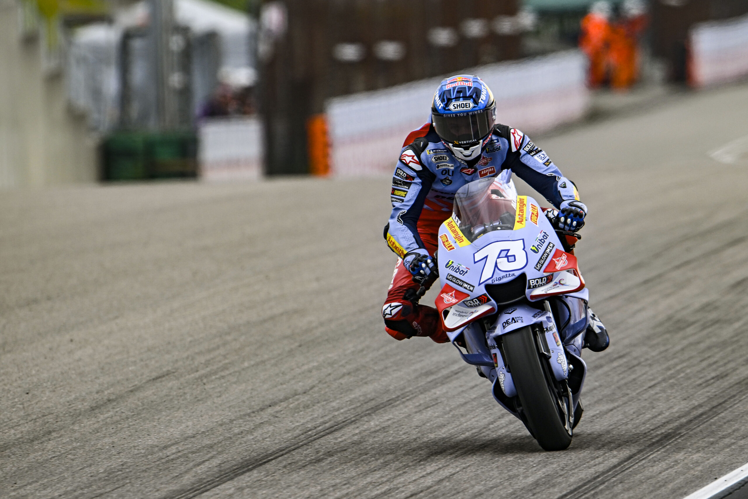 Álex Márquez vence a Bezzecchi y gana carrera sprint de MotoGP en Silverstone