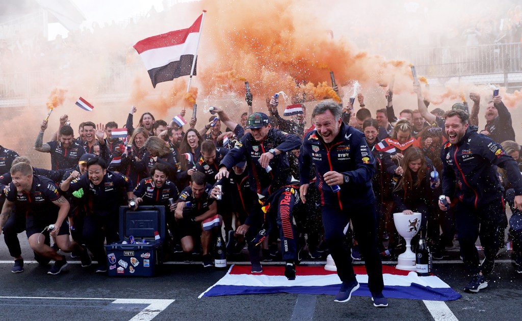Paddock GP analisa: Verstappen tem o melhor desempenho da história no mesmo ano?