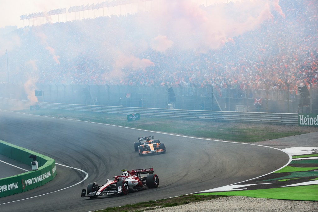 La F1 hace campaña contra el acoso sexual y el uso de bengalas en el Gran Premio de Holanda