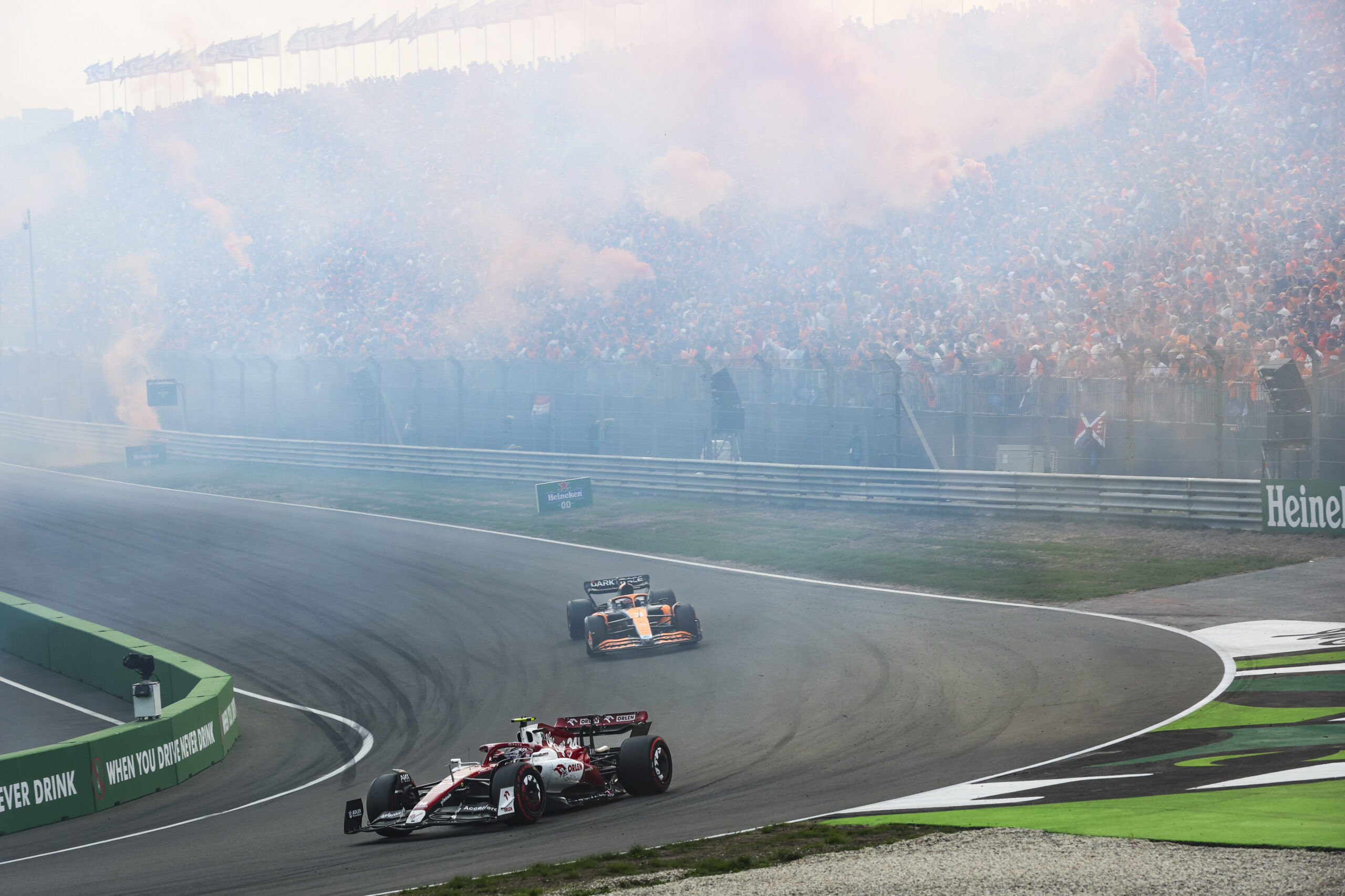 La F1 hace campaña contra el acoso sexual y el uso de bengalas en el Gran Premio de Holanda