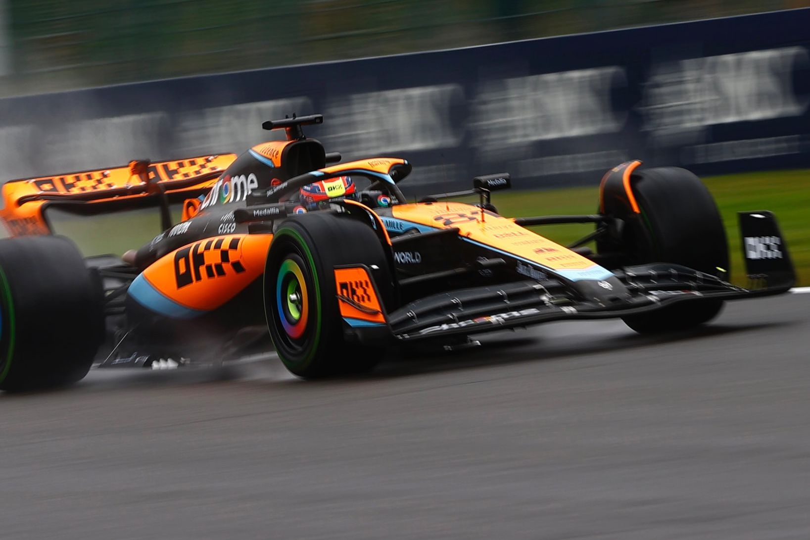 McLaren afirma que efecto suelo hace más difíciles los adelantamientos en pistas veloces