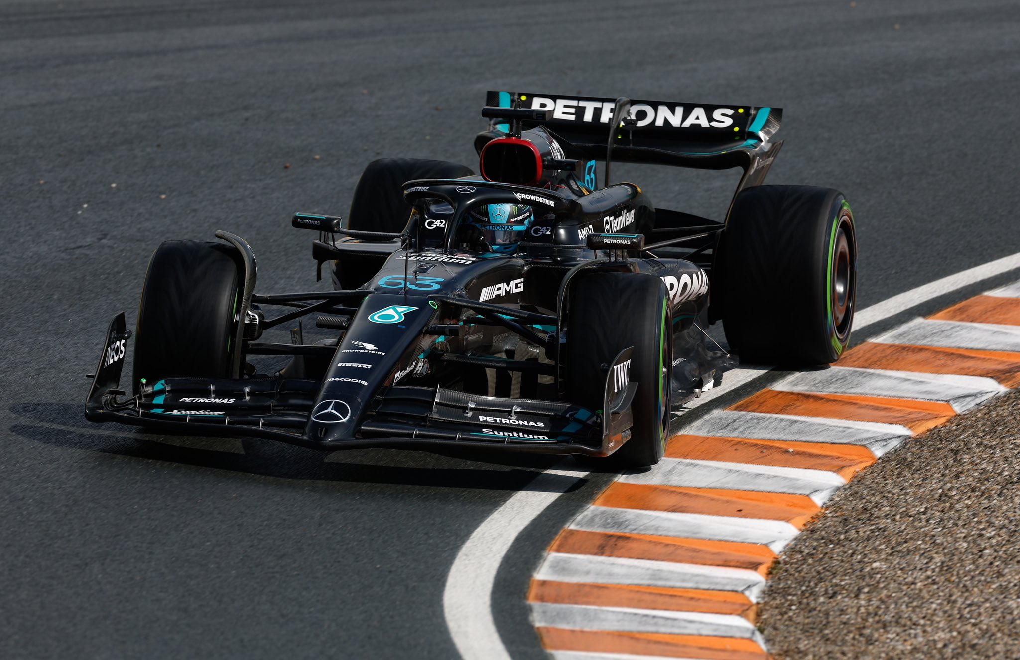 Russell critica decisões da Mercedes sob chuva na Holanda: “Perdemos grande oportunidade”