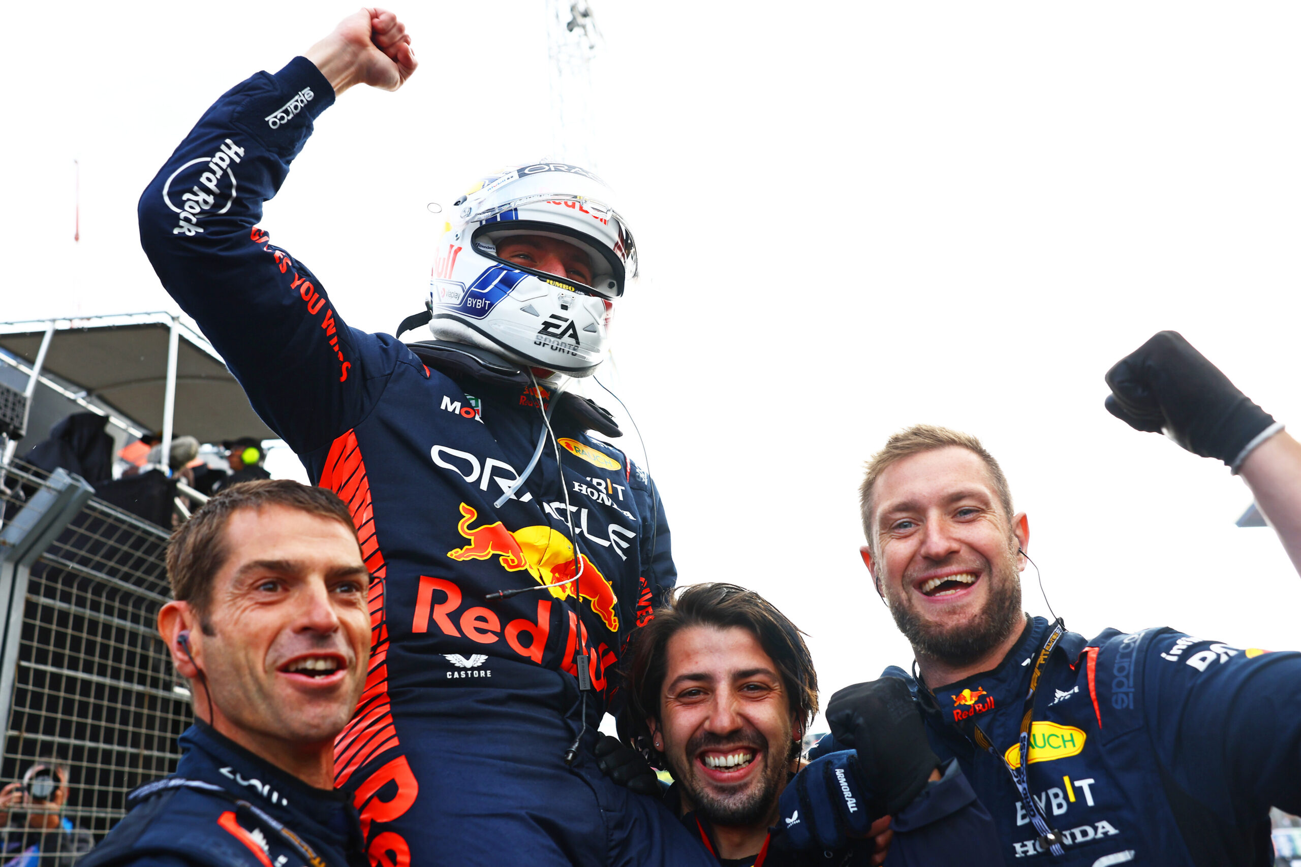 Horner halaga a Verstappen y lo describe como piloto “generacional” e “inalcanzable”