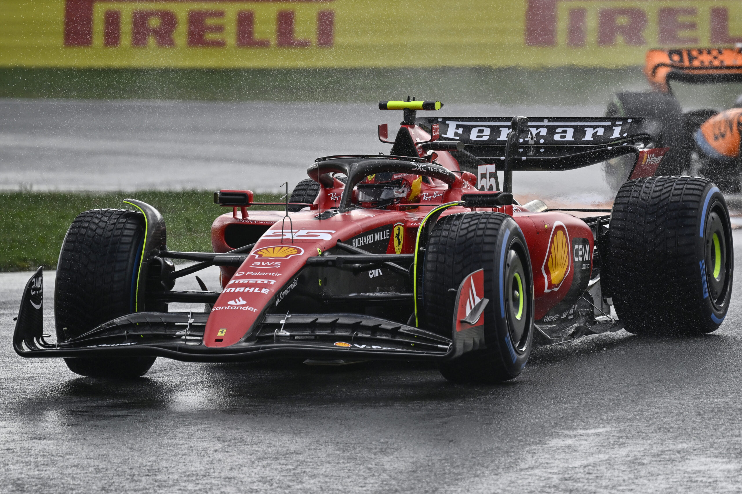 Ferrari reconoce dificultades en “clasificación compleja” y se enfoca en el domingo