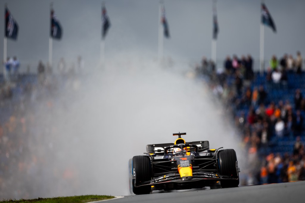 “Faça ele entrar!”: Chefe da Red Bull admite gritos para pit-stop de Verstappen na Holanda
