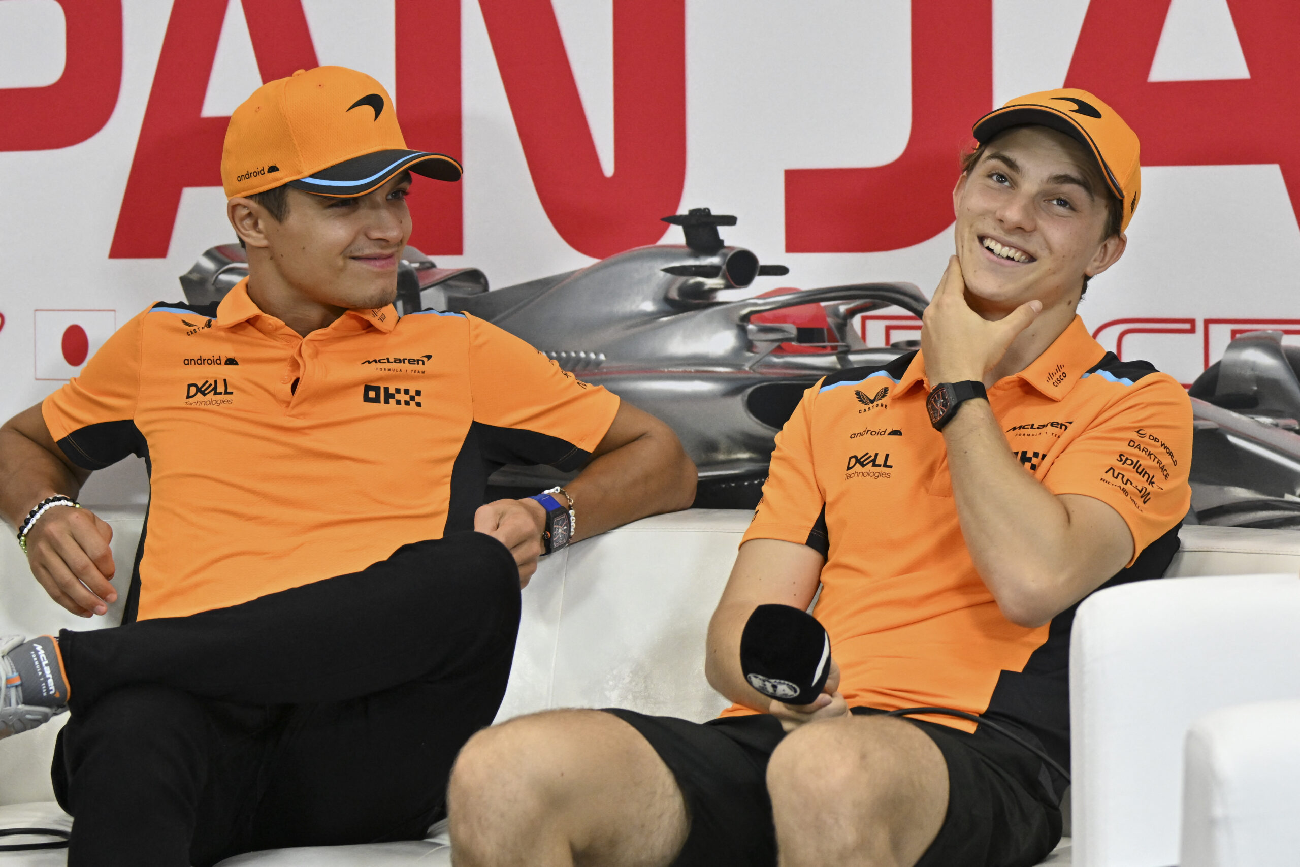 Norris brinca e pede para Piastri fazer “como Senna e Prost” com Verstappen no Japão