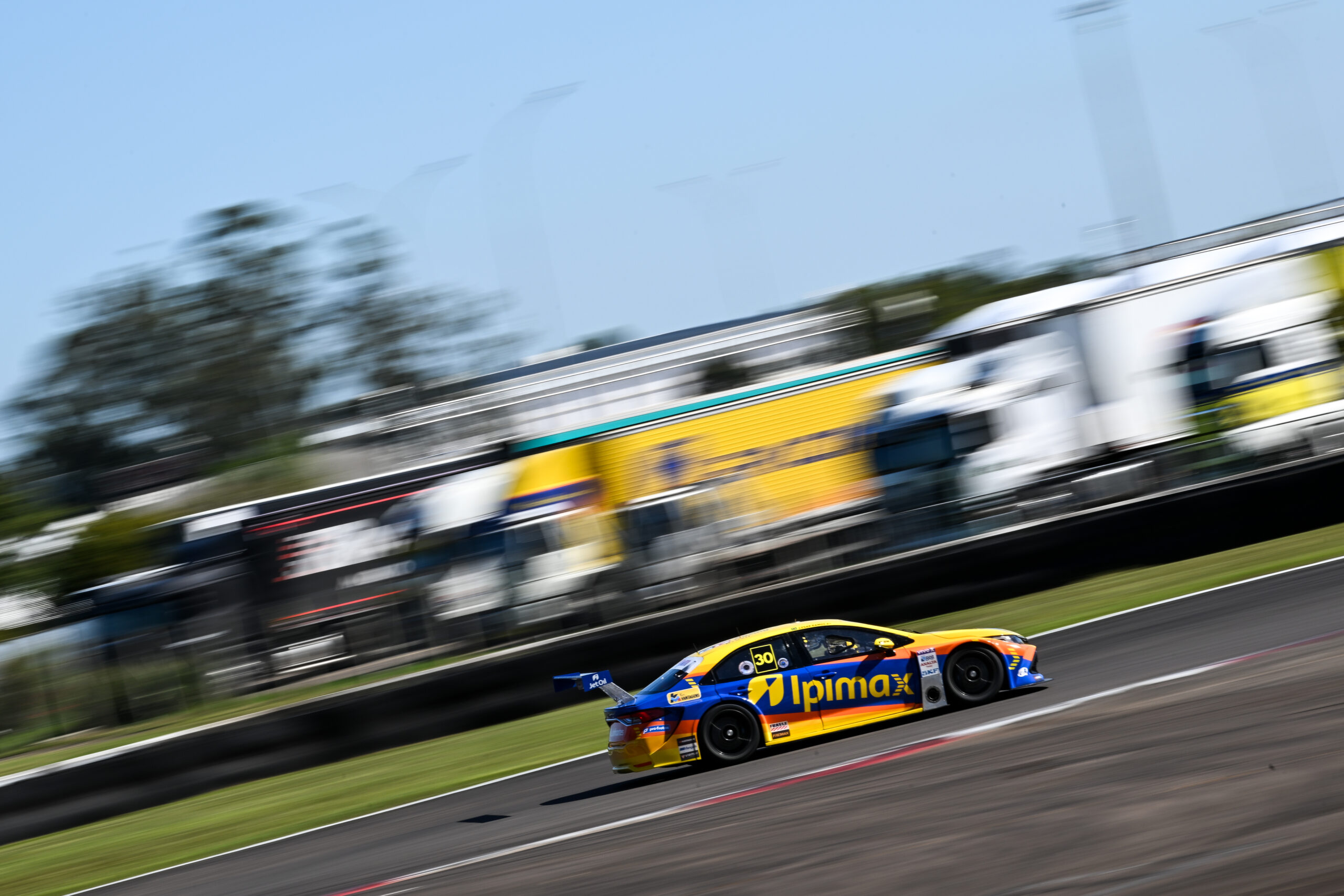 Ramos bate Petecof por apenas 0s002 e comanda TL2 da Stock Car no Velopark