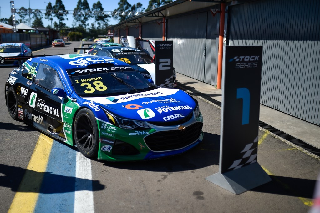 Muggiati domina no Velopark e vence de ponta a ponta corrida 1 da Stock Series