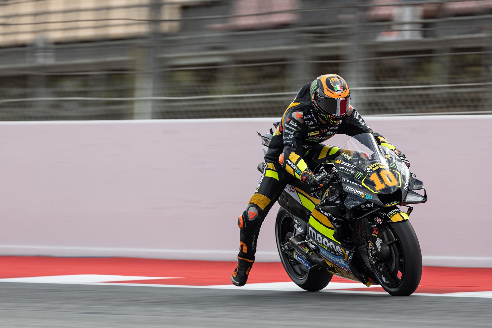 Marini califica de “impactante” caída de Bagnaia: “Mi casco se llenó de aceite”