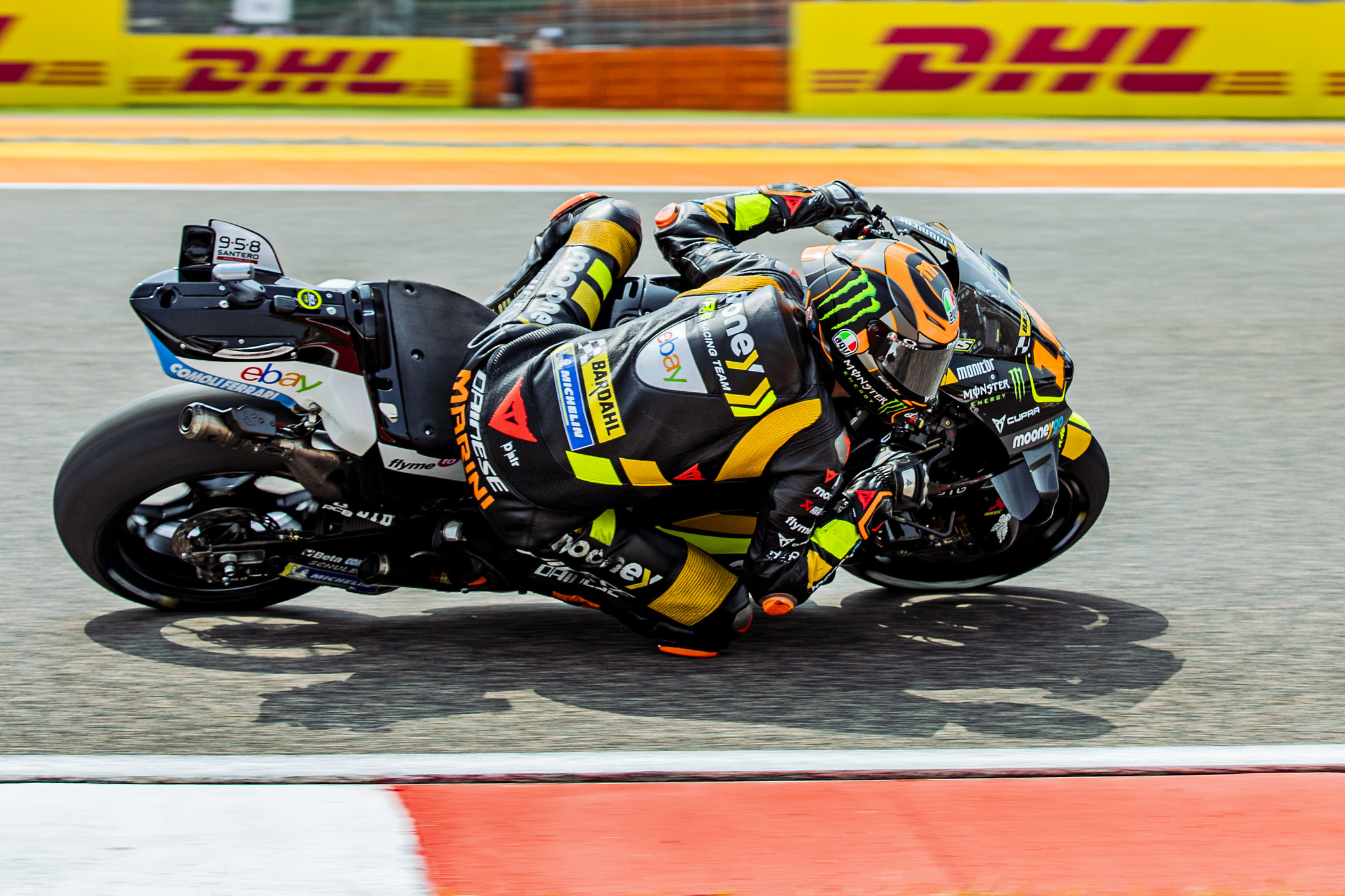 Especiarias da Índia entram em ação e dão cores diferentes ao dia 1 da MotoGP em Buddh